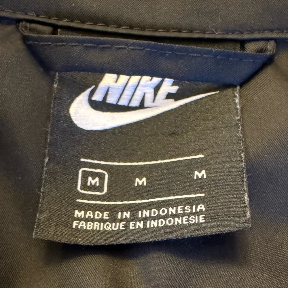 Nike Trench - Picture 3 of 7